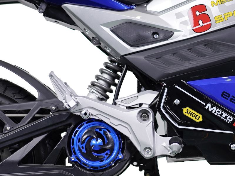 3.The extended brake system makes it get excellent suspension and shocks, which makes for as safe a ride as a motorcycle can provide.